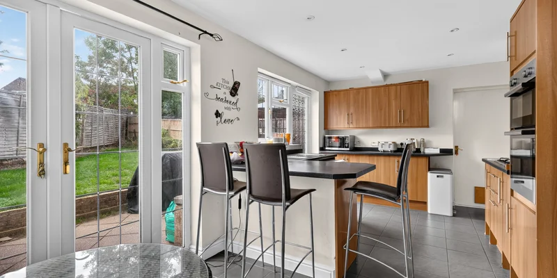 Woosehill Lane, Wokingham, RG41 - Image 2