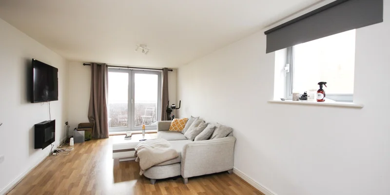 Kelvin Gate, Bracknell, RG12 - Image 2