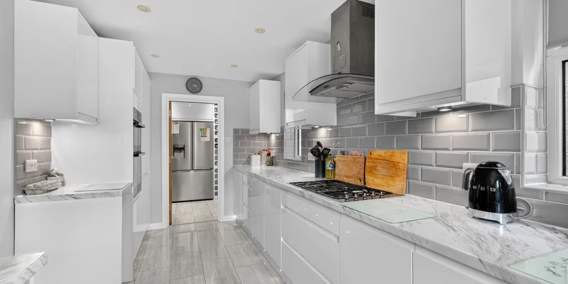 Park Lane, Finchampstead, RG40 - Image 2