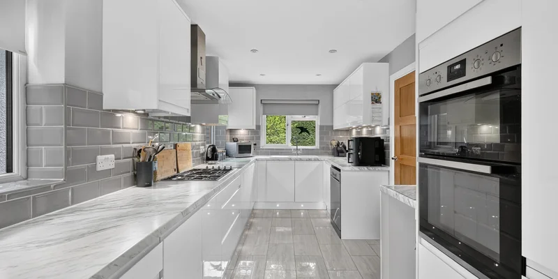 Park Lane, Finchampstead, RG40 - Image 3