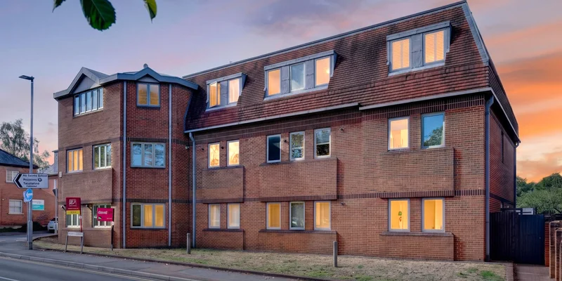 2 bedroom flat for sale